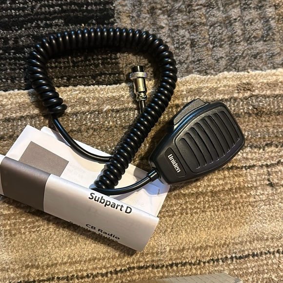 UNIDEN PRO505XL 40-CHANNEL COMPACT MOBILE CITIZEN BAND RADIO W/ BACKLIT DISPLAY - Picture 5 of 5